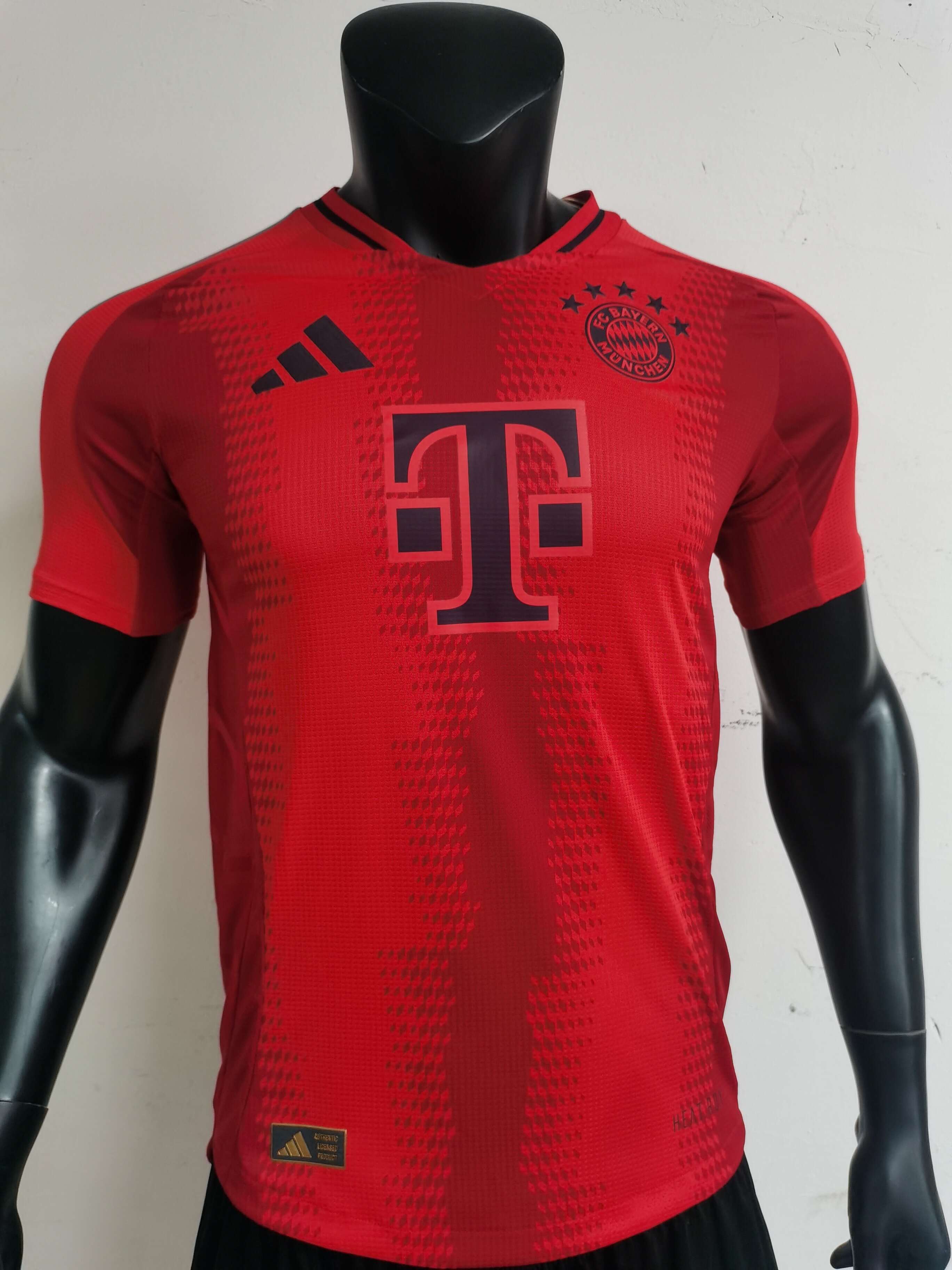 Bayern red player version jersey 2024/2025