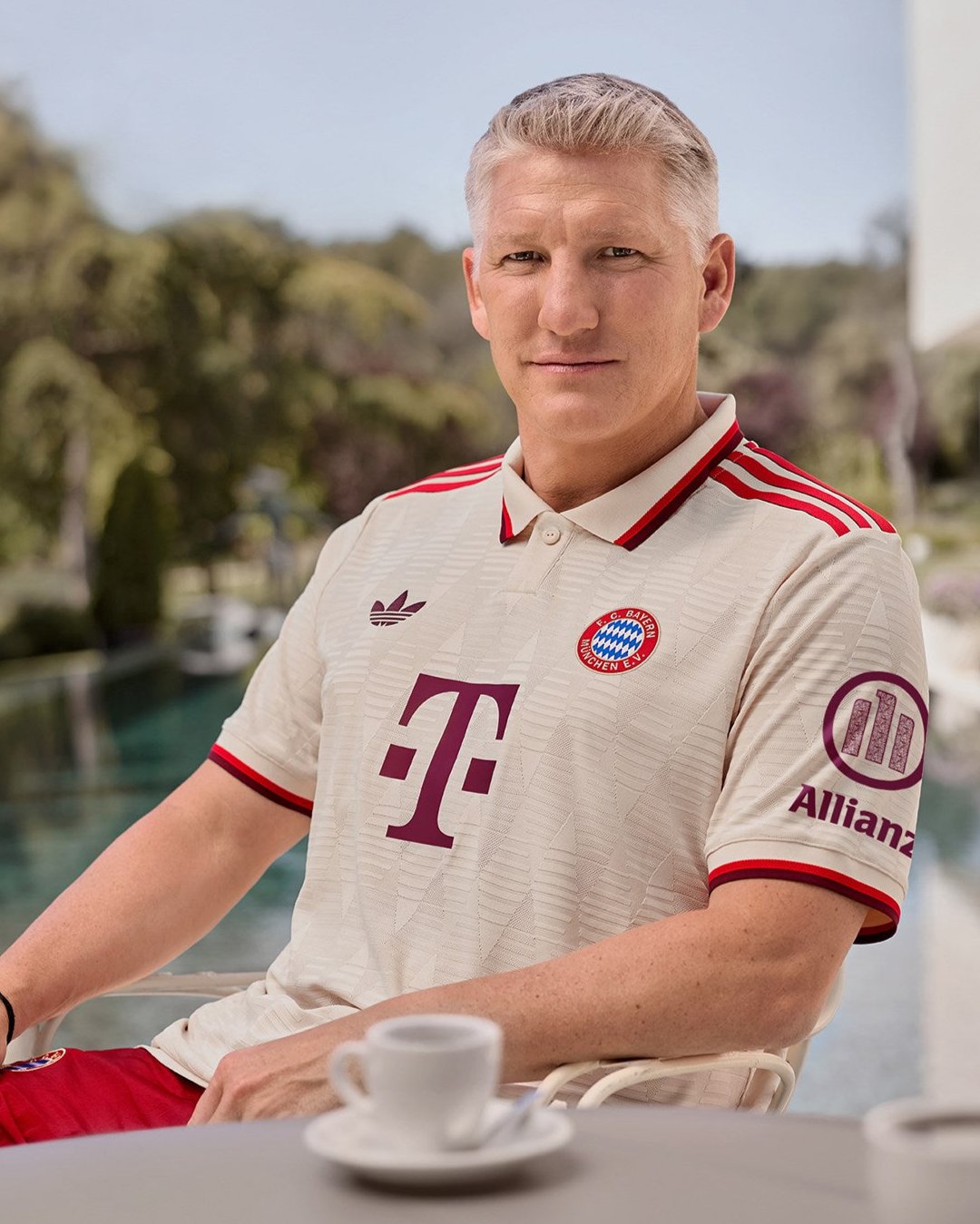 24 25 BAYERN 3RD AWAY JERSEY PLAYER VESRION